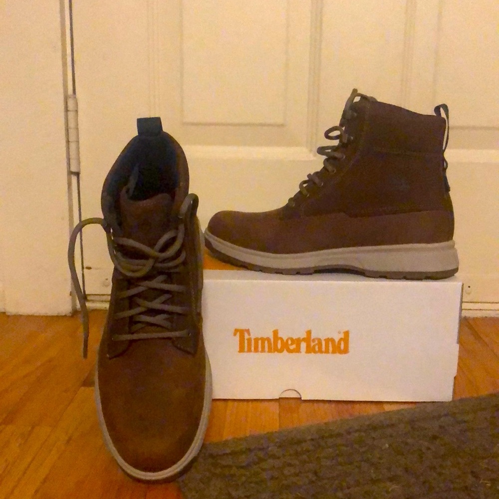 Timberland Men’s Atwells Avenue Waterproof Boot, size 8.5  Color: Saddle